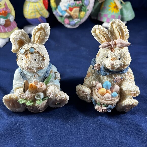 Set Of 6 Vintage Easter Bunny Figurines Ceramic & Resin Décor With Painted Detai - Picture 2 of 7
